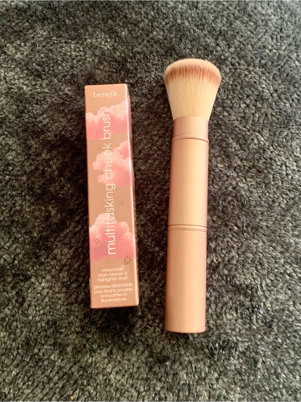 (1) Benefit Retractable Multitasking Cheek Brush - Soft Pink